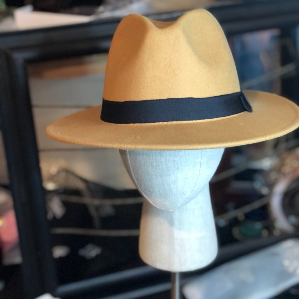Hat - Picture 3 of 4